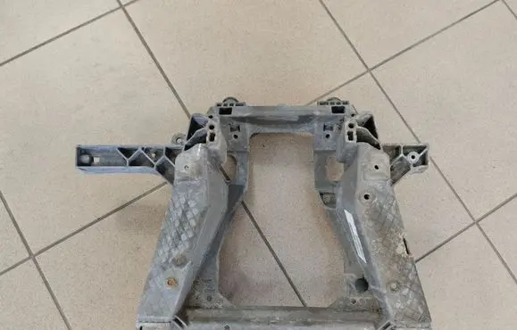 Ford Galaxy Steering rack mounting bracket 6G9NU04505 6G9NA04545