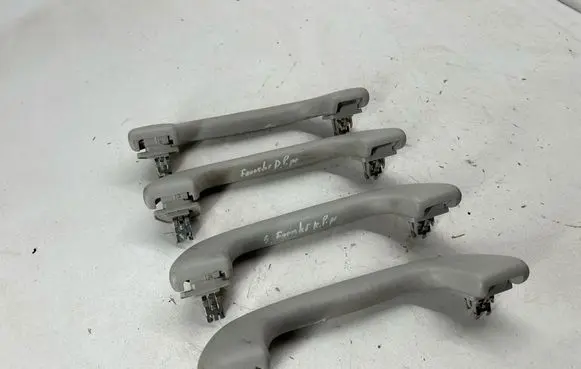 Subaru Forester SK A set of handles for the ceiling 92041AJ000ME