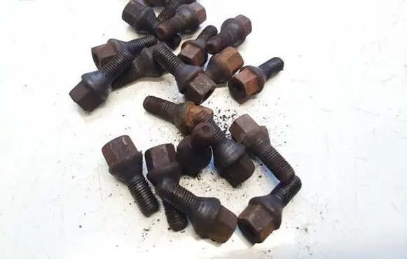 Opel Astra G Nuts/bolts 