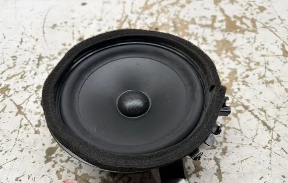 Volvo S80 Rear door speaker 8676891