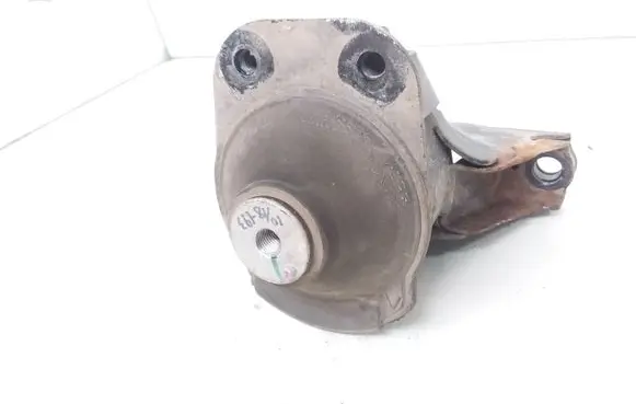 Honda Civic Engine mount bracket