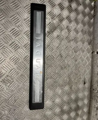 Jaguar XF X250 Front sill trim cover 8X2313200AE