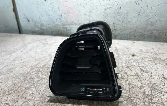 Volkswagen Touran II Dashboard side air vent grill/cover trim 5LE82DX9AE SN0265830 20171201