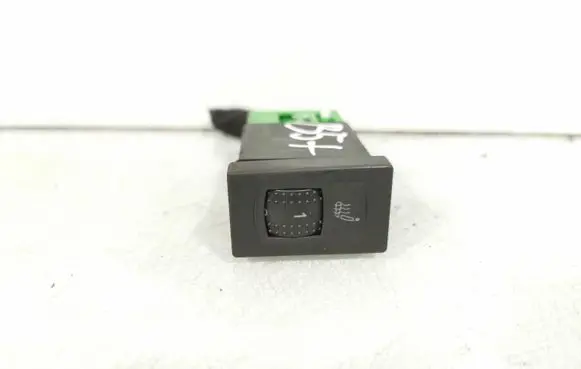 Volkswagen PASSAT B5.5 Seat heating switch 3B0963563D PA6GF30