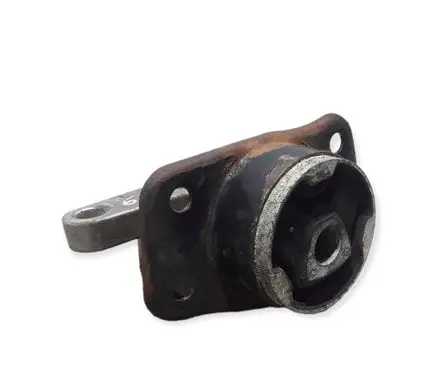 Mitsubishi Colt Engine mounting bracket