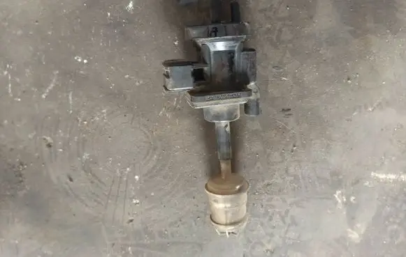 Mercedes-Benz A W168 Valve vacuum 4715396 a0000780956 4500158