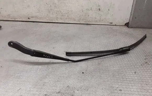 Mercedes-Benz B W245 Windshield/front glass wiper blade A1698200140
