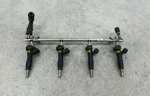 Opel Zafira B Fuel main line pipe 55353806