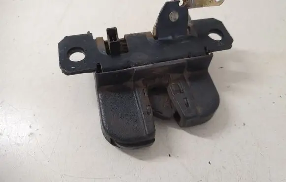 Loading door lock