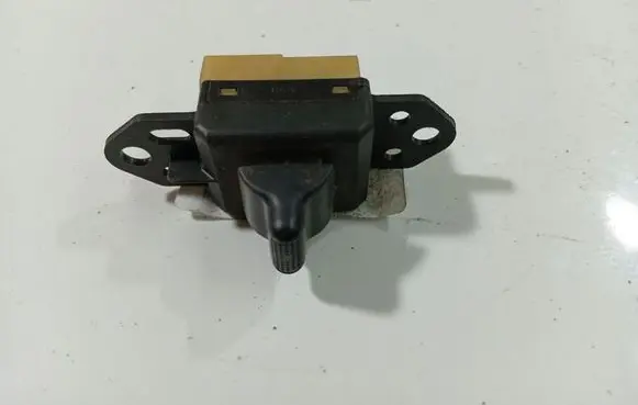 Chrysler Voyager Electric window control switch 04685727AB