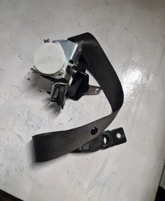 Opel Meriva B Front seatbelt 340407280