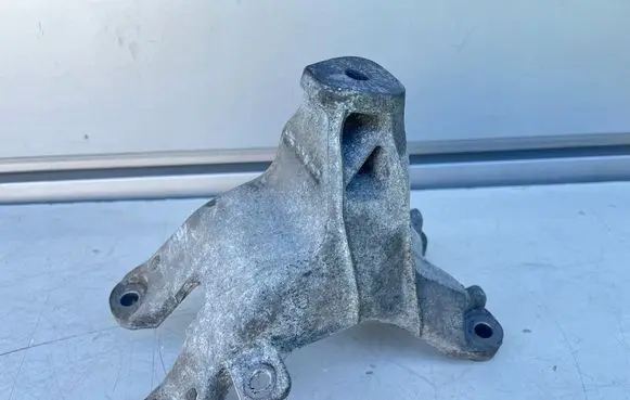 Audi A4 S4 B8 8K Engine mounting bracket 8K0199308AL