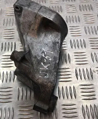 Mercedes-Benz E W211 Engine mounting bracket A6112230704