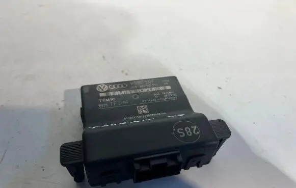 Volkswagen Touran I Gateway control module 1K0907530F 1K0907951