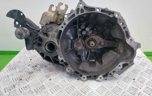 Toyota Yaris Manual 5 speed gearbox P040509754