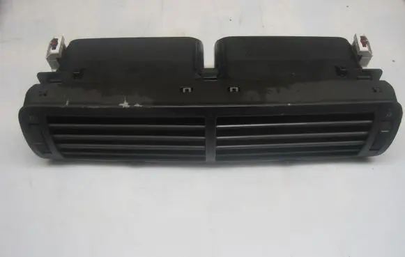 Porsche Cayenne (92A) Dash center air vent grill 3B0819728A