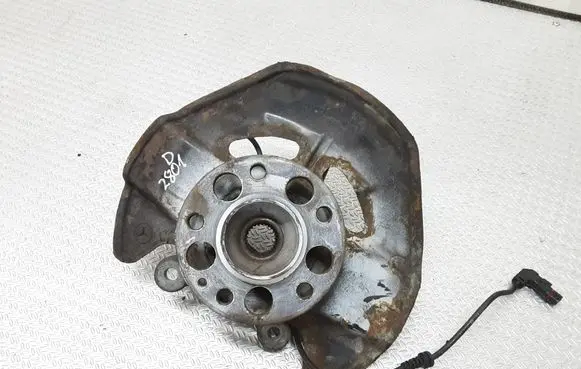 Mercedes-Benz A W169 Front wheel hub spindle knuckle 690421