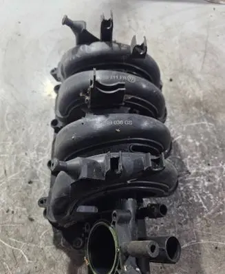 Volkswagen Golf IV Intake manifold 036129711FR