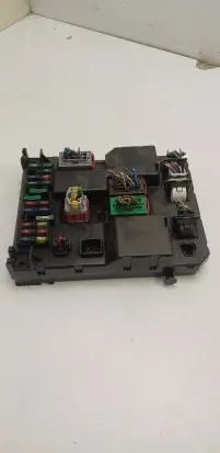 Peugeot 307 Fuse module 9651197680A 9651196980A