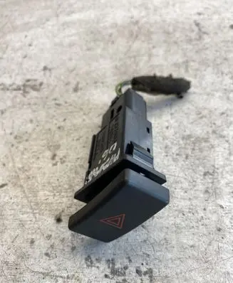 Toyota Avensis T250 Hazard light switch 157963 Tr9503