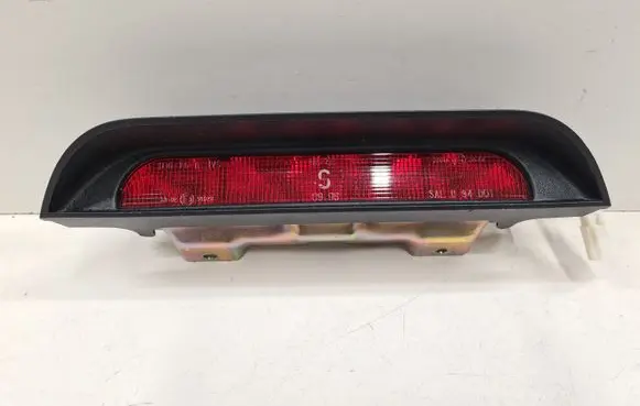 Mitsubishi Space Star Third/center stoplight 09961022 MR245579 0996400