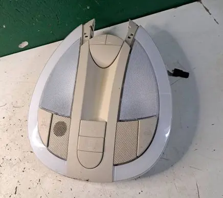 Mercedes-Benz CLS C219 Front seat light A2198200901 2JM00885245 0023906051