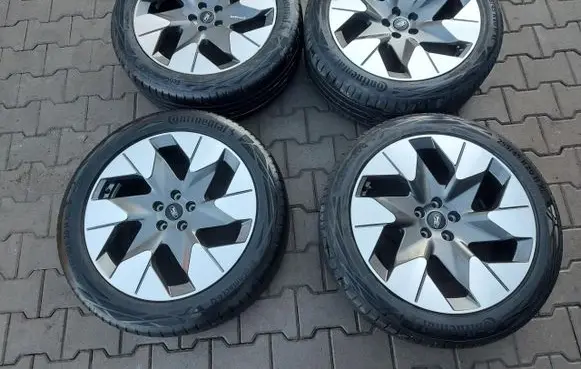Ford Explorer R20 alloy rim 