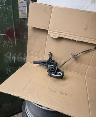 Ford Focus Rear door lock 2594002