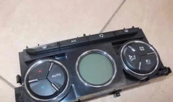 Citroen DS3 Climate control unit