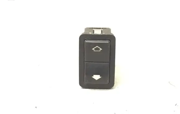 BMW 5 E39 Electric window control switch 8368974