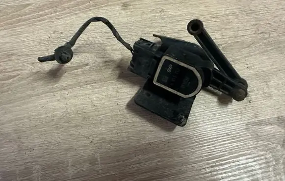 BMW X6 E71 Front height sensor lever 6853752