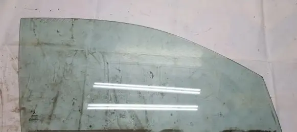 Mitsubishi Space Star Front door window glass four-door
