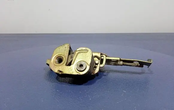 Mercedes-Benz Vito Viano W638 Front door lock 0007201235