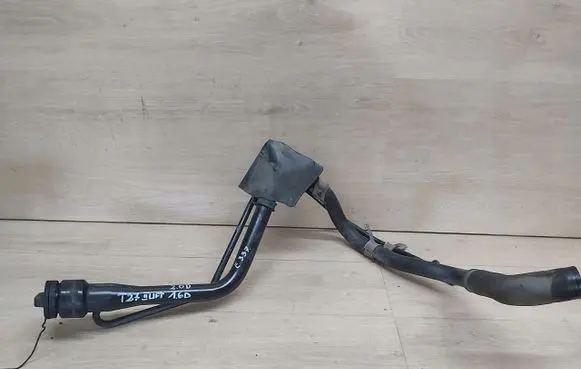 Toyota Avensis T270 Fuel tank filler neck pipe T27WLEWPALIWAD4D