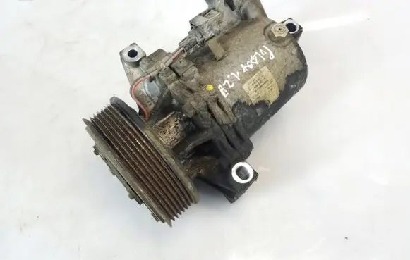 Nissan Pulsar Air conditioning (A/C) compressor (pump) 926003ZL1A