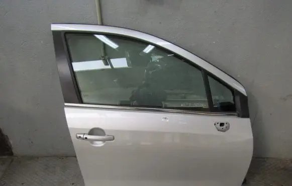 Suzuki SX4 S-Cross Front door