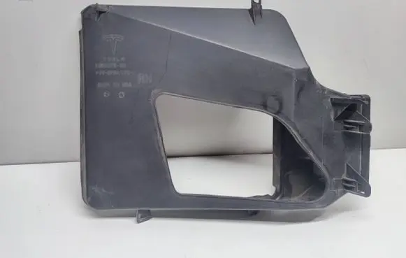 Tesla Model S Intercooler air guide/duct channel 105807200C