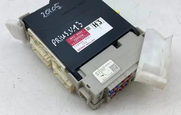 Toyota Prius+ (ZVW40) Other control units/modules 8922147232 2380004341