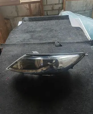 KIA Sportage Headlight/headlamp 921013E310