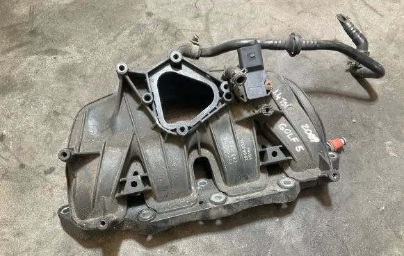 Volkswagen Golf Plus Intake manifold 03C129711Q 26052008 ZSB709S