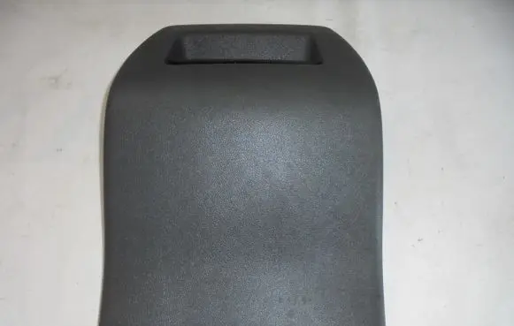 Lincoln Navigator Rear seat armrest 