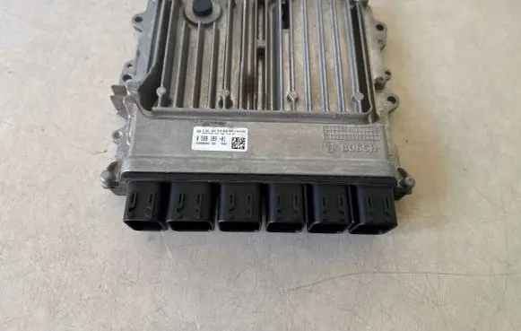 BMW 5 G30 G31 Engine control unit/module 8599189 0281034318