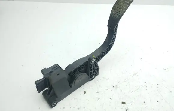 Opel Antara Accelerator throttle pedal 20905700B