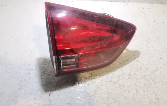 Tailgate rear/tail lights