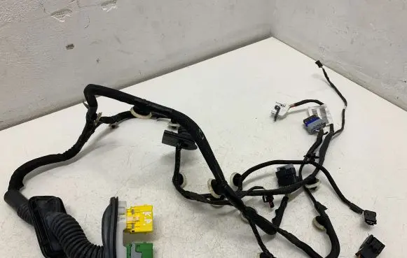 Opel Corsa F Front door wiring loom 9835931680 41032 93488406