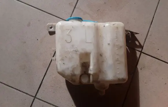 SsangYong Rexton Windshield washer fluid reservoir/tank 7841021000