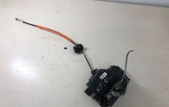 Audi A4 S4 B6 8E 8H Rear door lock 8E0839015C