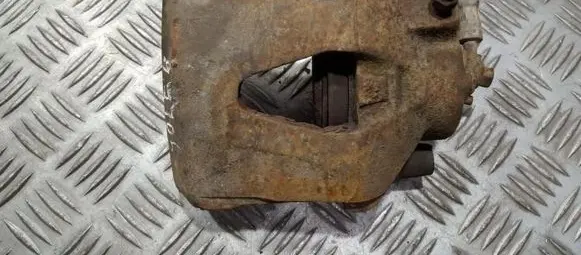 Volkswagen Golf IV Front brake caliper