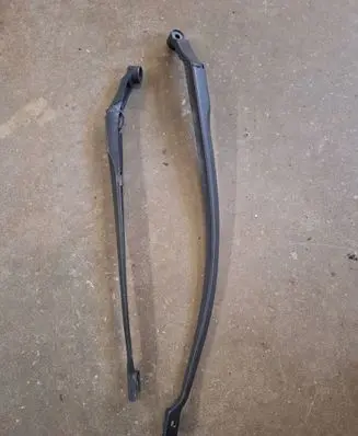 Toyota Avensis T270 Front wiper blade arm