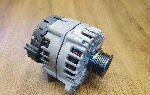 Porsche Macan (95B) Generator/alternator 06E903024A